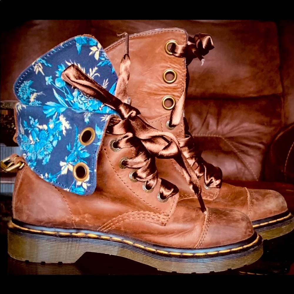 Dr Martins Air Cushion Lace Up Boots Sz 6.5